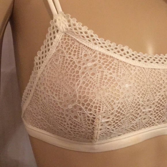 New Victoria's Secret Strappy Crochet Bralette - Picture 4 of 8